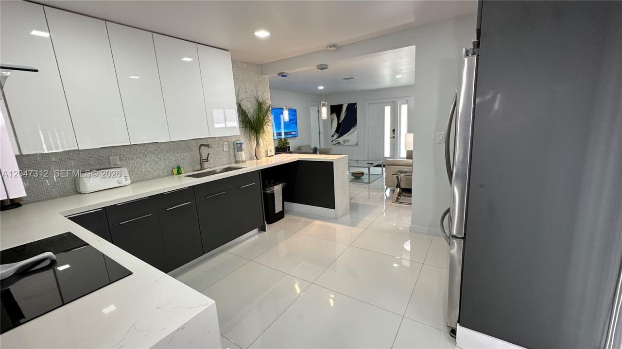 4288 SW 9th St , Unit 1, Miami, FL 33134 Photo