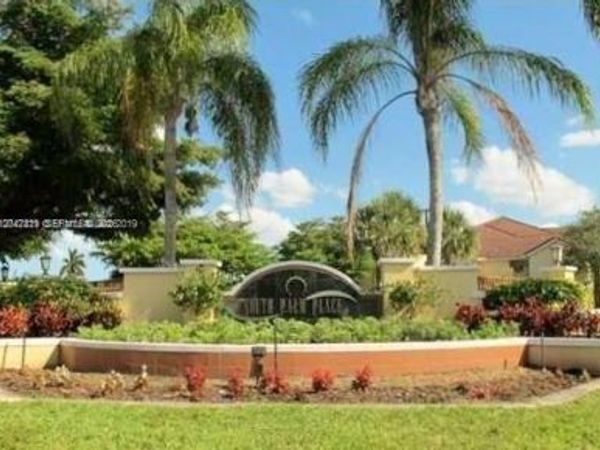7630 Westwood Dr , Unit 305, Tamarac, FL 33321