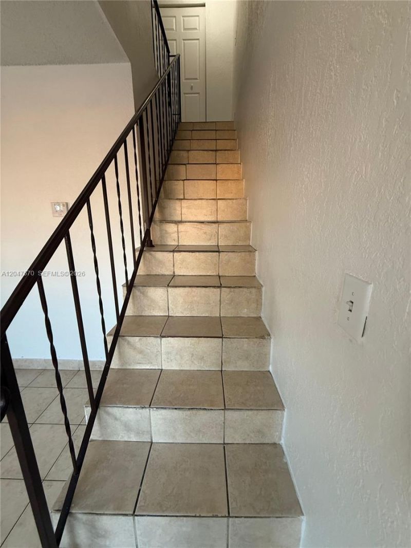 1305 W 53rd St , Unit 406, Hialeah, FL 33012 Photo