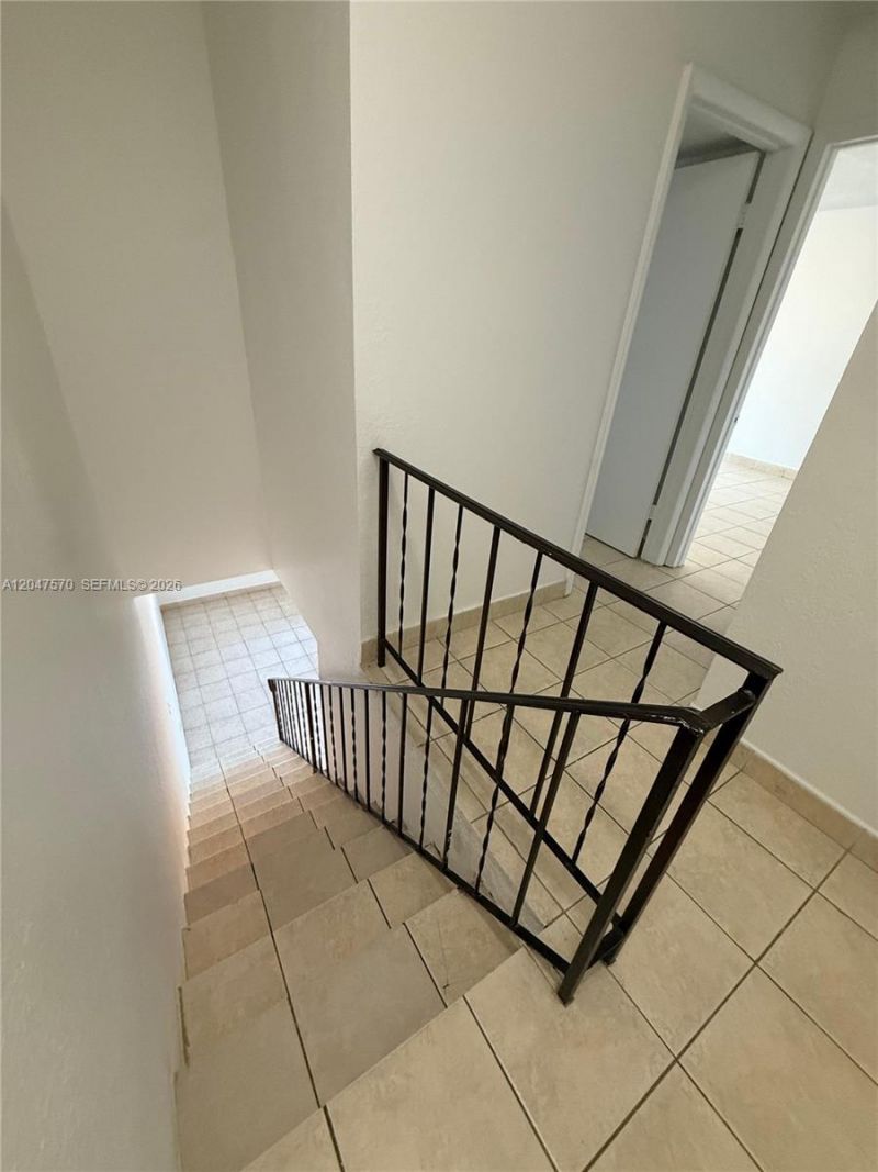 1305 W 53rd St , Unit 406, Hialeah, FL 33012 Photo