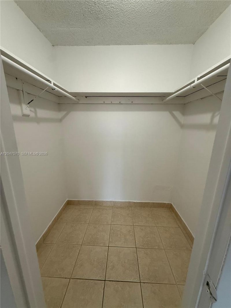 1305 W 53rd St , Unit 406, Hialeah, FL 33012 Photo