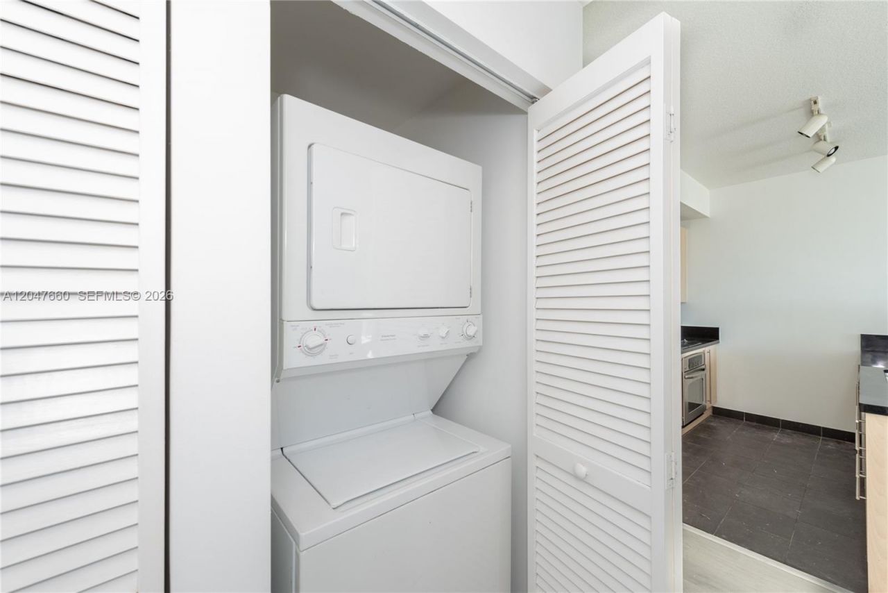 79 SW 12th St , Unit 1105-S, Miami, FL 33130 Photo