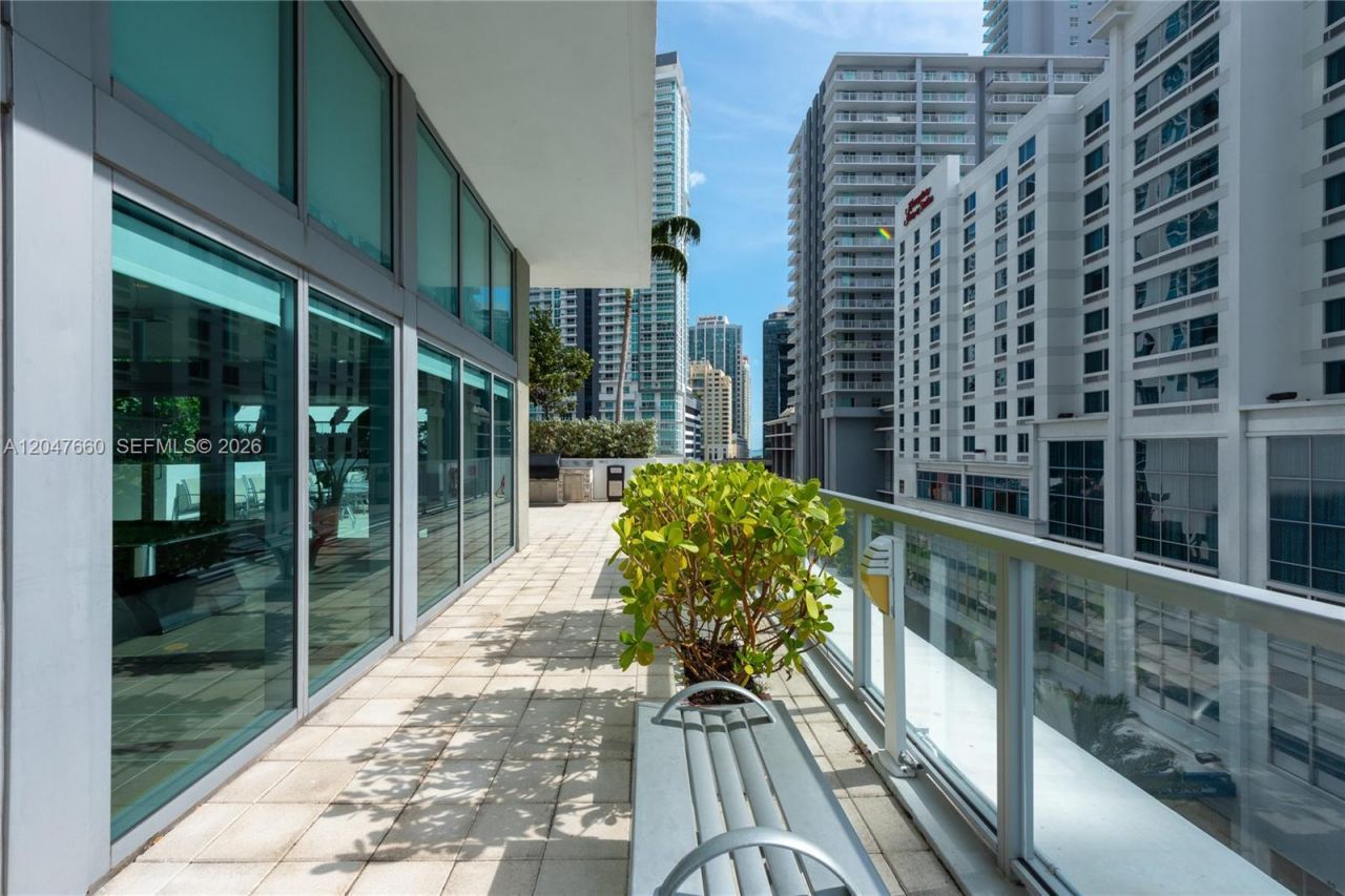 79 SW 12th St , Unit 1105-S, Miami, FL 33130 Photo