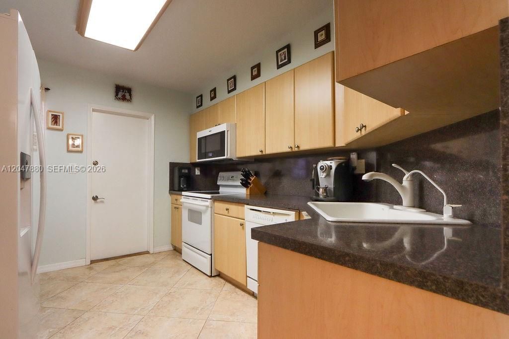 3575 Broken Woods Dr , Unit 303, Coral Springs, FL 33065 Photo
