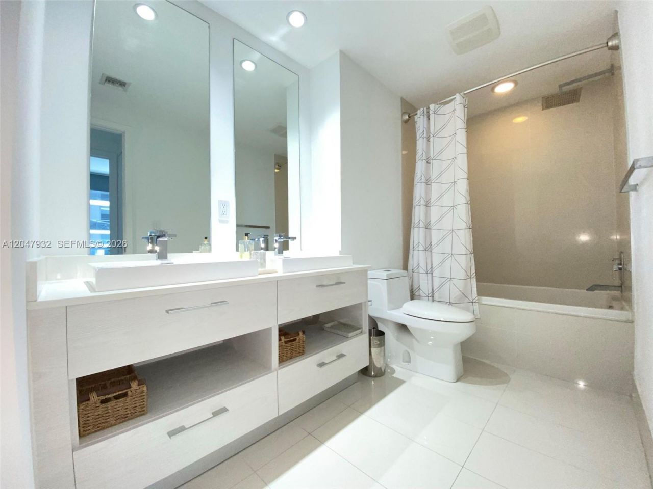 55 SW 9th Street , Unit 2102, Miami, FL 33130 Photo