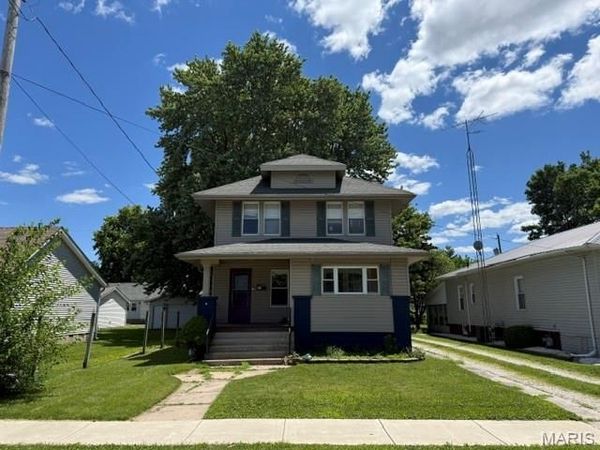 810 S State Street , Litchfield, IL 62056