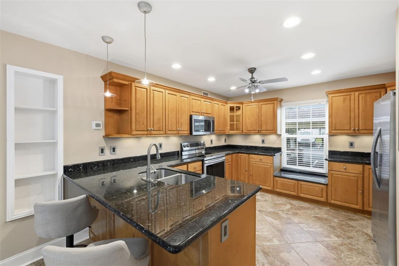 10316 Club Circle, Unit 41, Tampa, FL 33618 Photo
