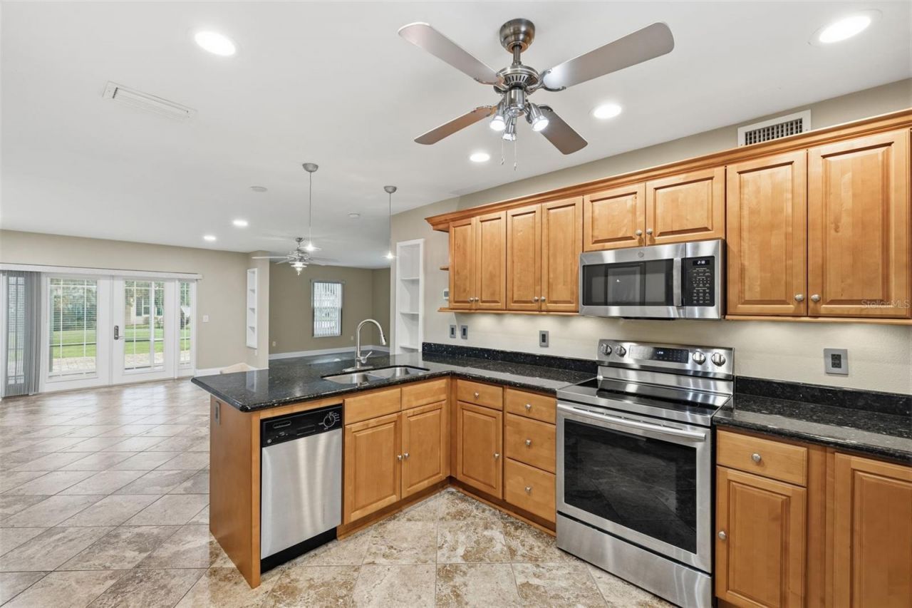 10316 Club Circle, Unit 41, Tampa, FL 33618 Photo