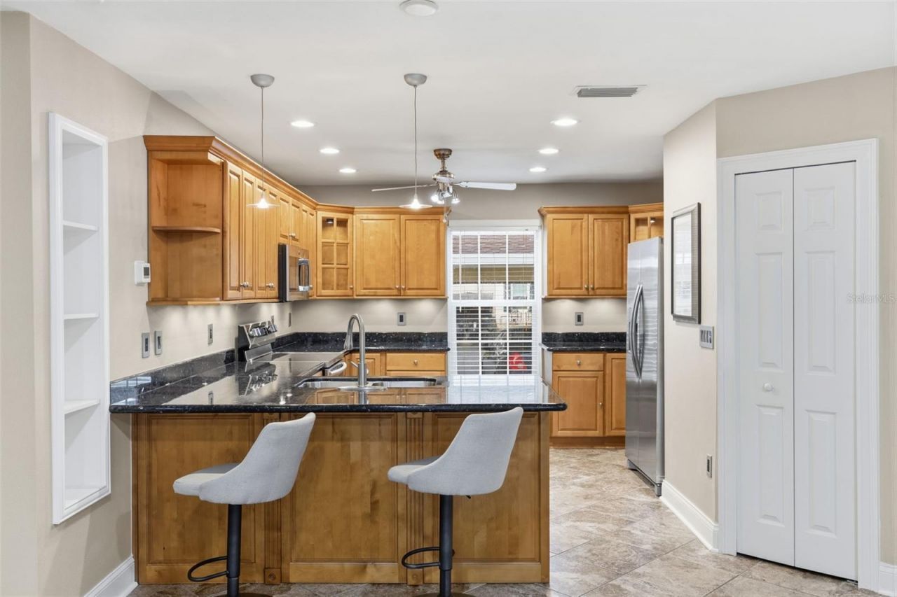 10316 Club Circle, Unit 41, Tampa, FL 33618 Photo