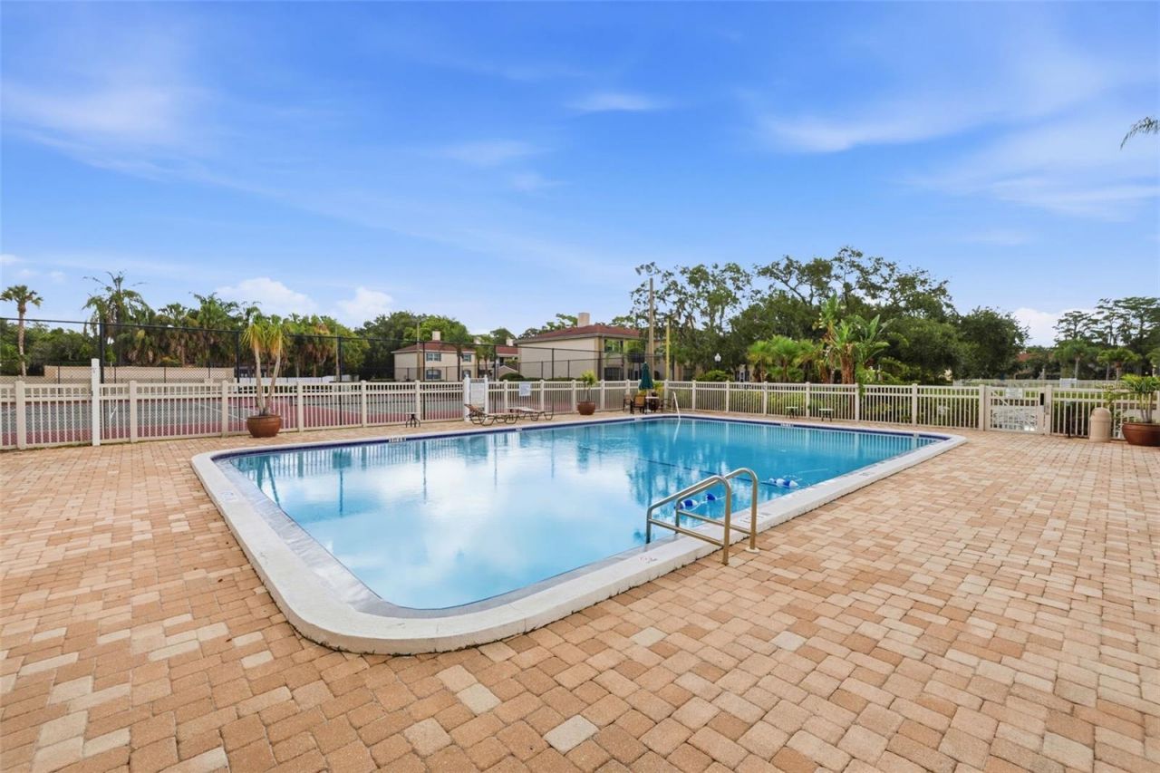 10316 Club Circle, Unit 41, Tampa, FL 33618 Photo