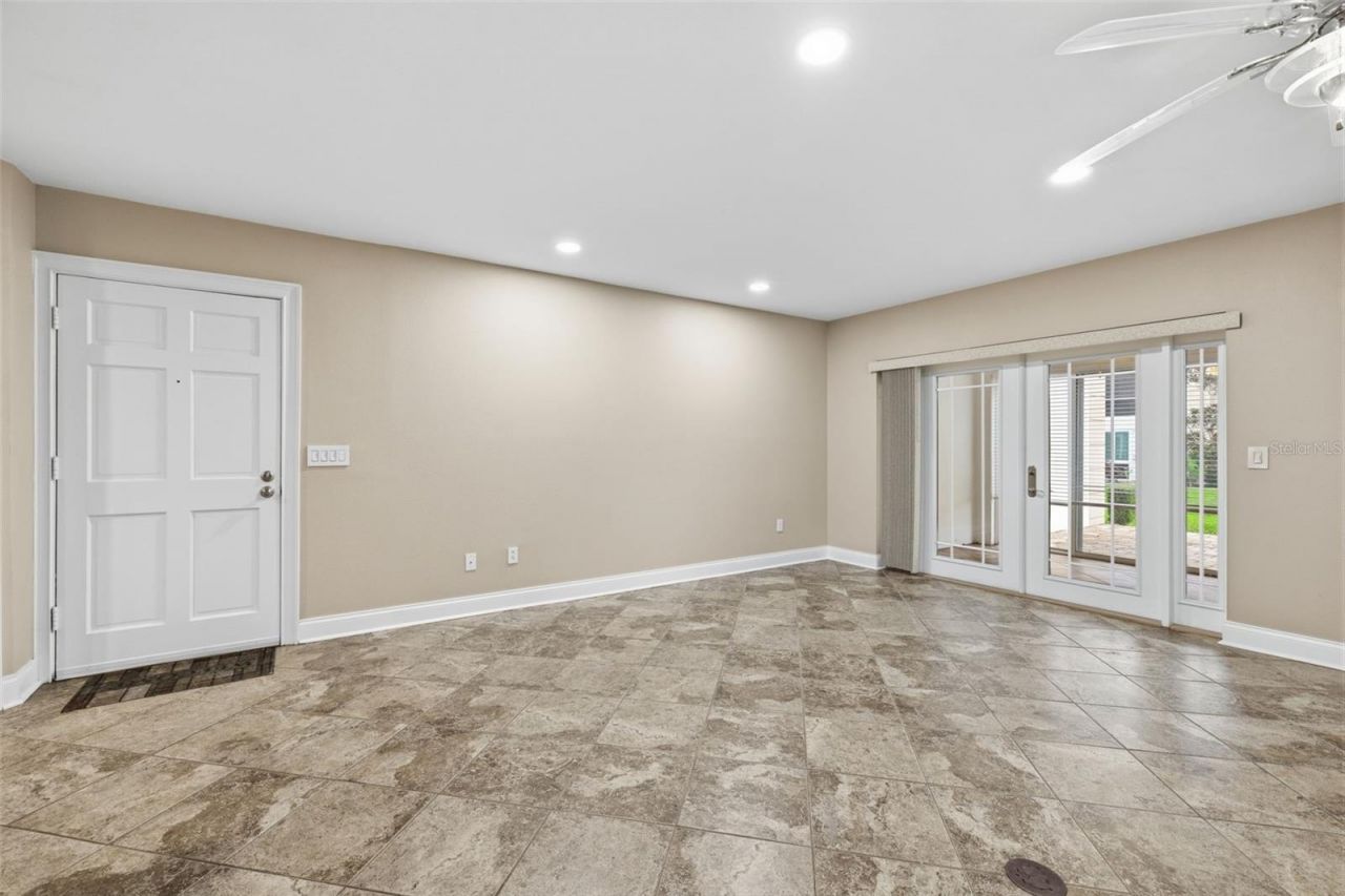 10316 Club Circle, Unit 41, Tampa, FL 33618 Photo