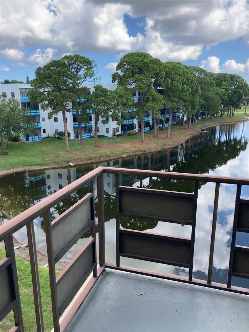 7975 58th Avenue N, Unit 408, Saint Petersburg, FL 33709 Photo