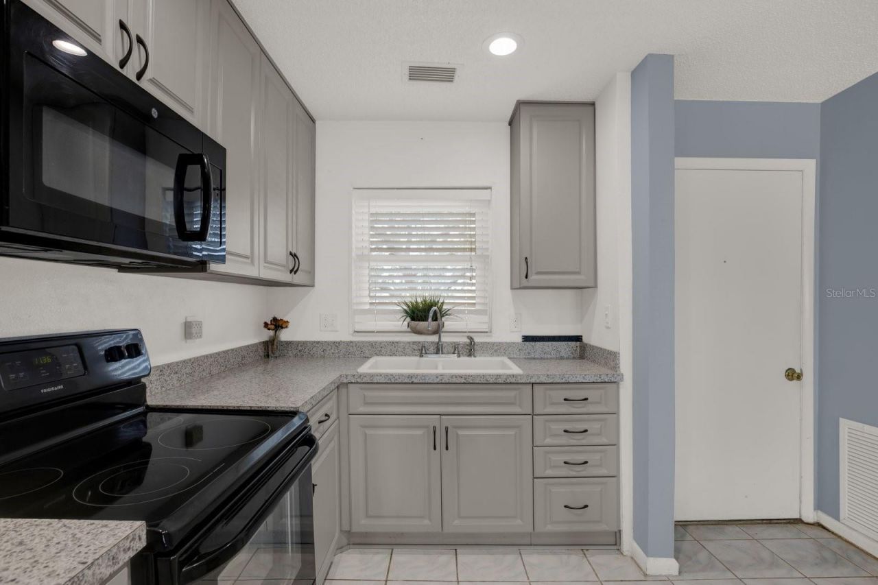 4939 Floramar Terrace , Unit 204, New Port Richey, FL 34652 Photo