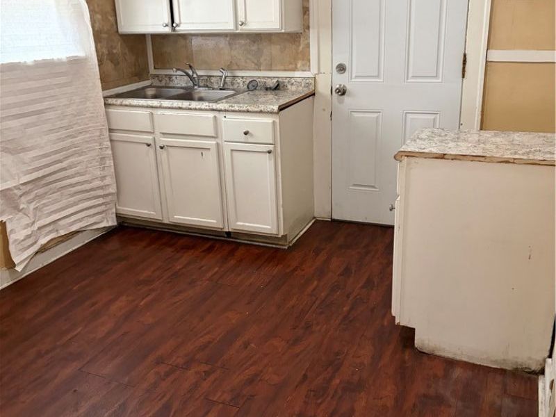 11805 Iowa Avenue, Cleveland, OH 44108 Photo 4
