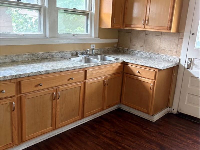 11805 Iowa Avenue, Cleveland, OH 44108 Photo 9