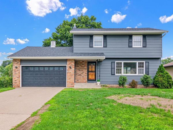 1367 Price Avenue E, Maplewood, MN 55109