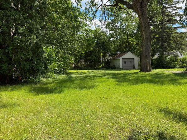 13xx Hewitt Avenue, Saint Paul, MN 55104