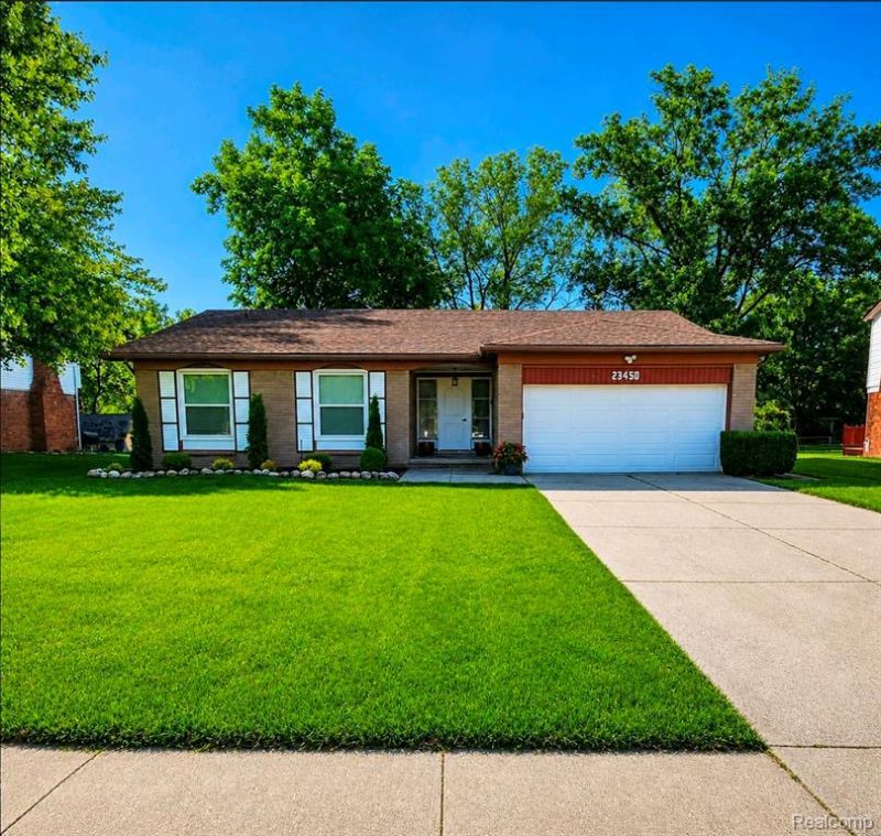 23450 Twining Drive, Southfield, MI 48075 Main Photo