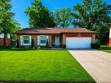 23450 Twining Drive, Southfield, MI 48075