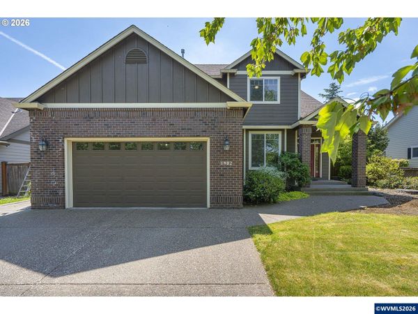 1902 NE Lucy Belle St, McMinnville, OR 97128