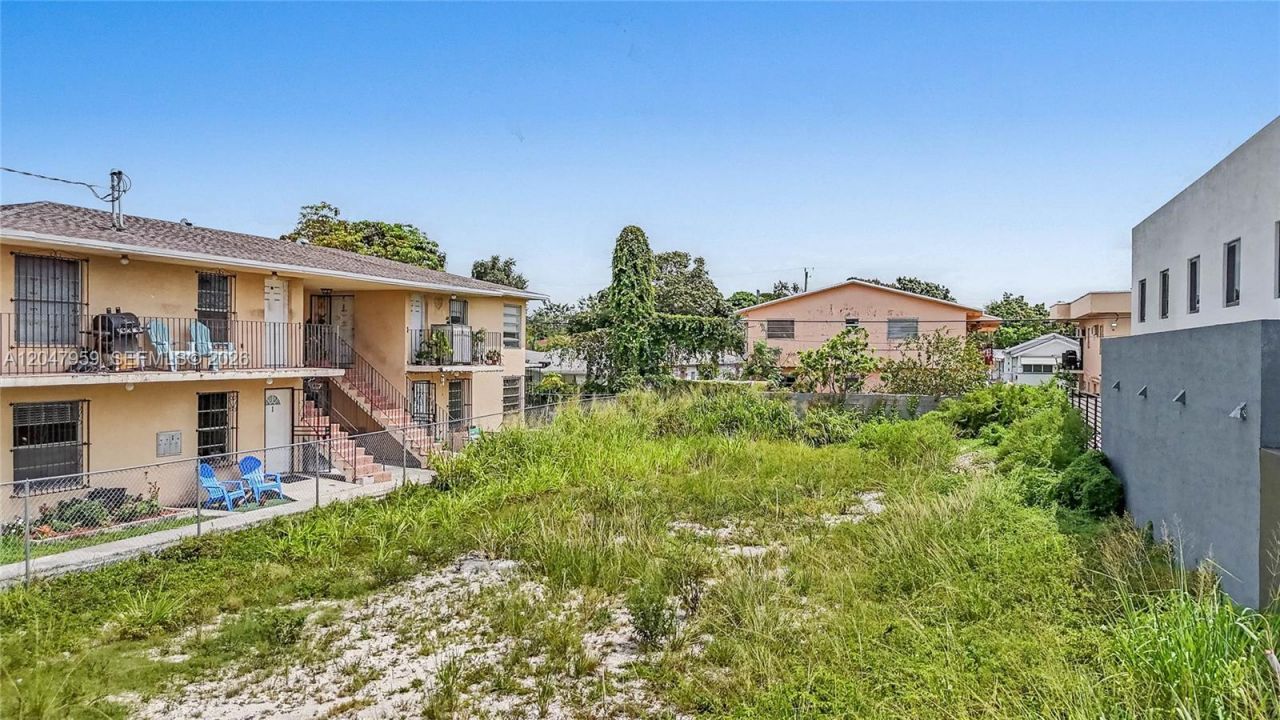 1877 SW 7th St , Miami, FL 33135 Photo
