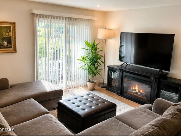 102 Wedgewood Circle, Belford, NJ 07718