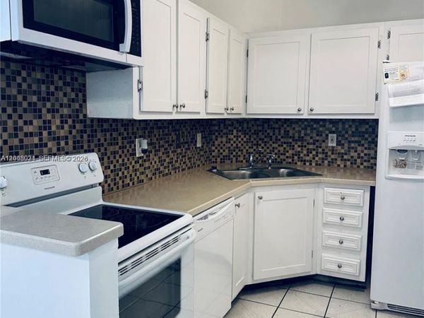 3105 Oakland Shores Dr , Unit J205, Oakland Park, FL 33309