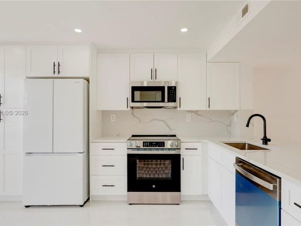 933 NE 24th Ave, Unit 169, Hallandale Beach, FL 33009
