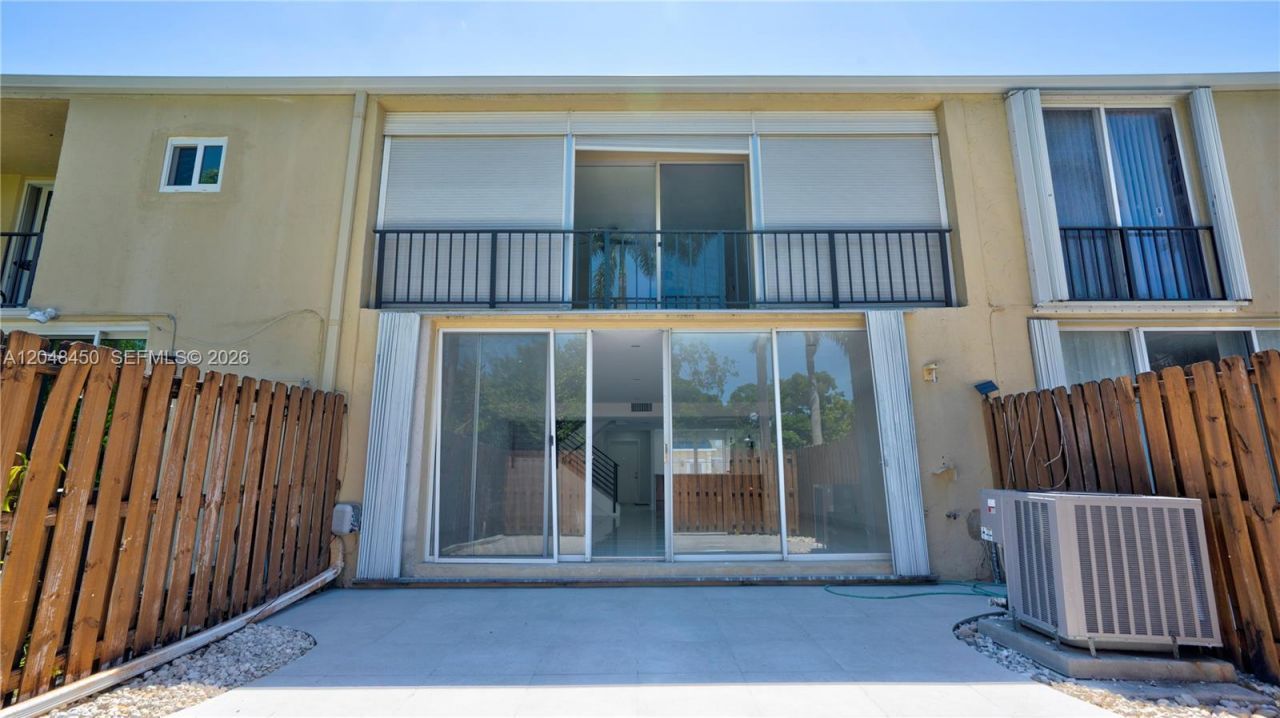 933 NE 24th Ave, Unit 169, Hallandale Beach, FL 33009 Photo
