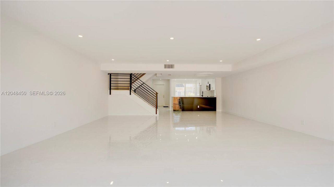 933 NE 24th Ave, Unit 169, Hallandale Beach, FL 33009 Photo