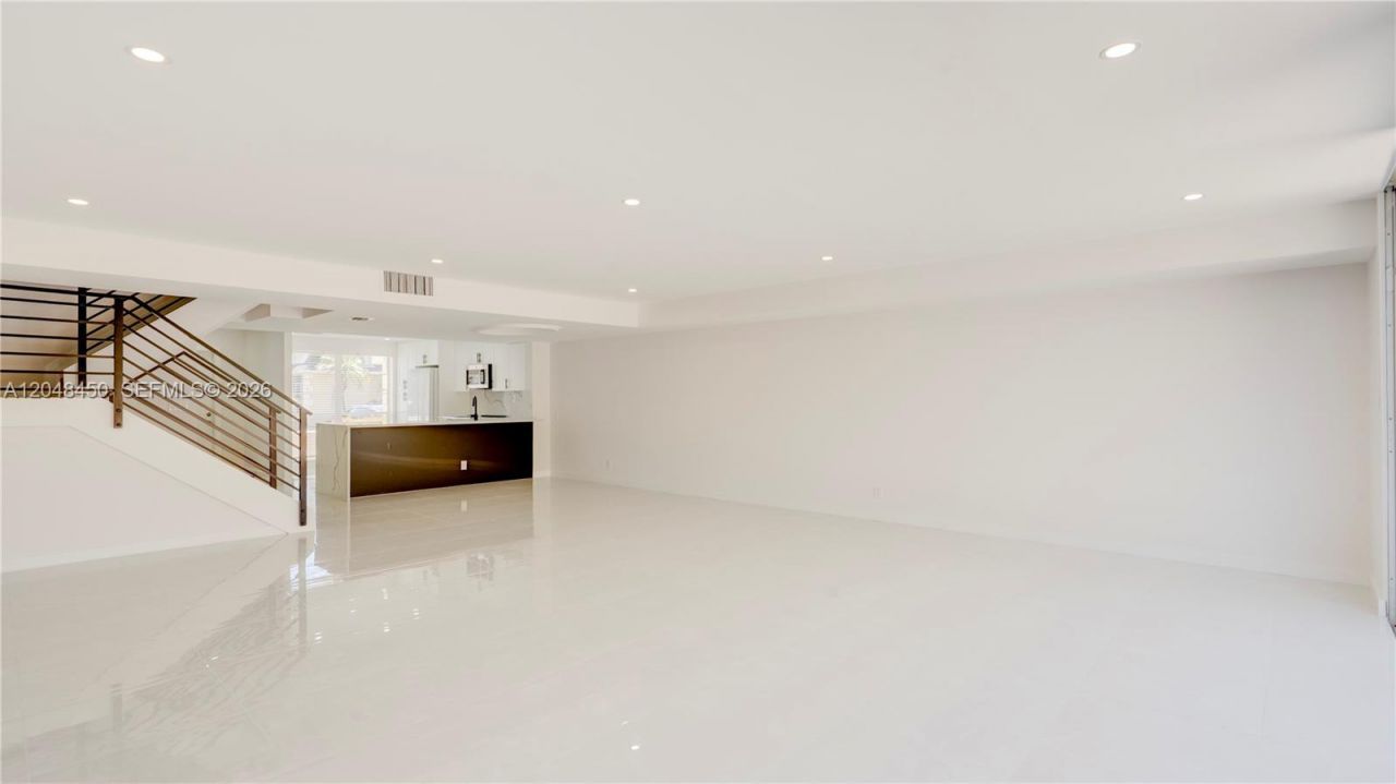 933 NE 24th Ave, Unit 169, Hallandale Beach, FL 33009 Photo