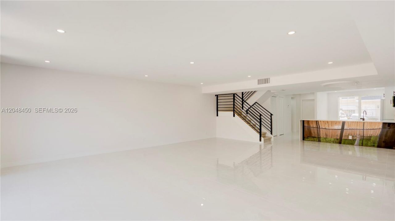 933 NE 24th Ave, Unit 169, Hallandale Beach, FL 33009 Photo