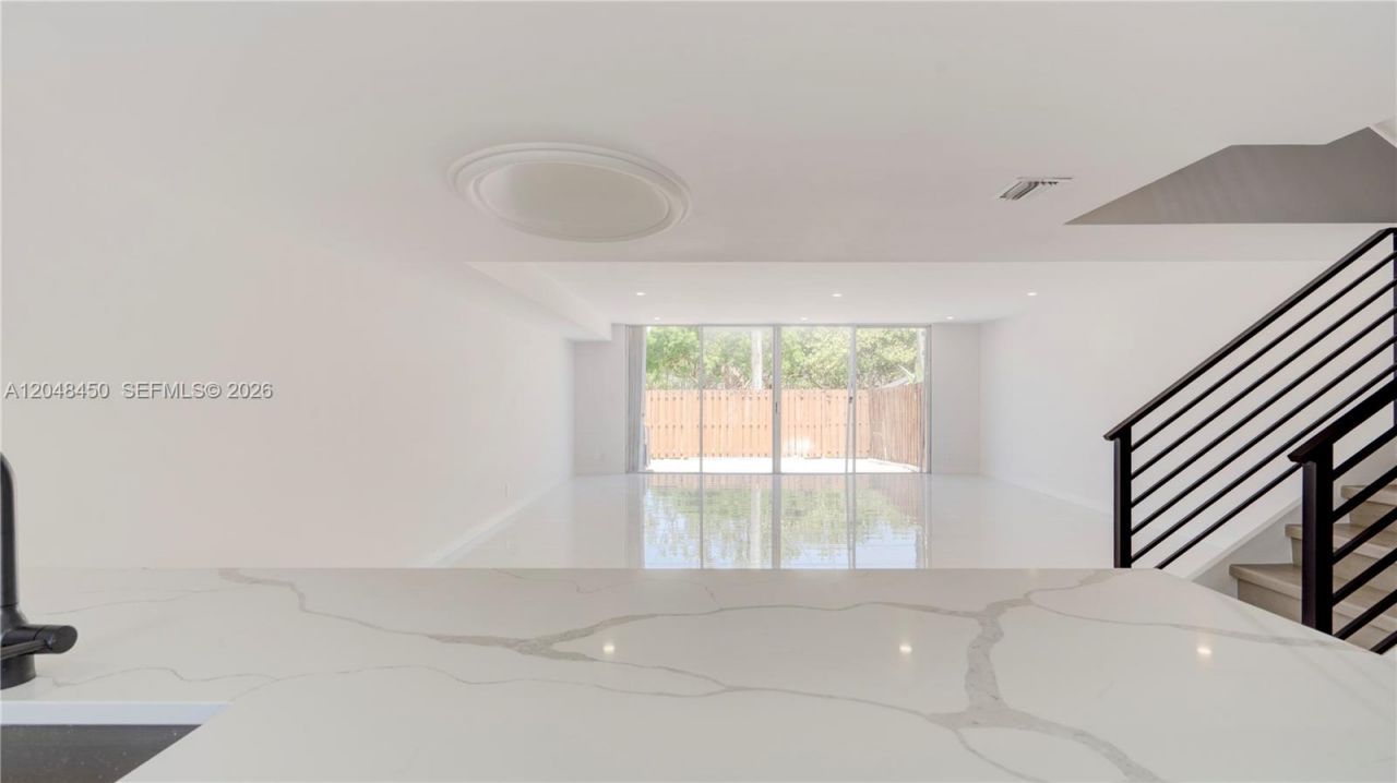 933 NE 24th Ave, Unit 169, Hallandale Beach, FL 33009 Photo