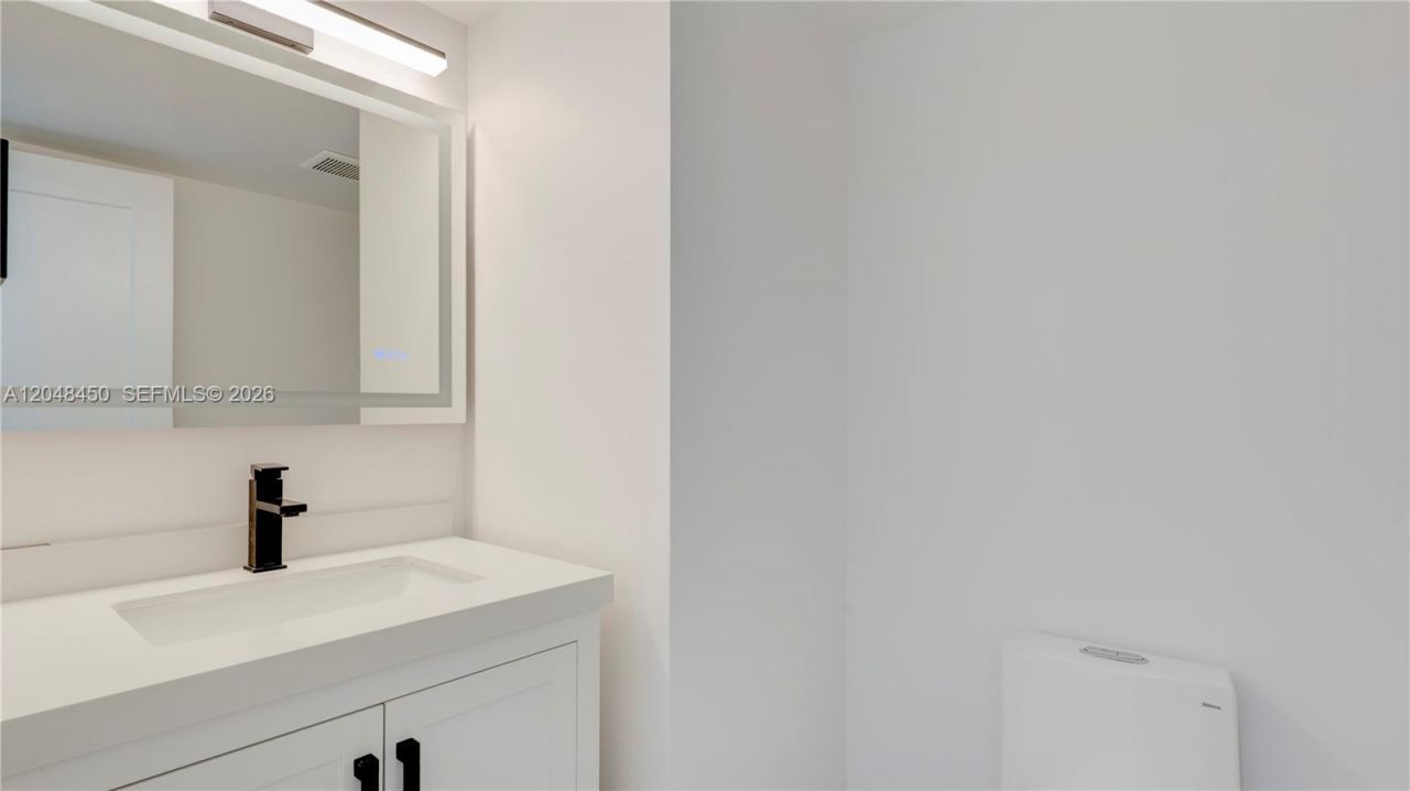 933 NE 24th Ave, Unit 169, Hallandale Beach, FL 33009 Photo