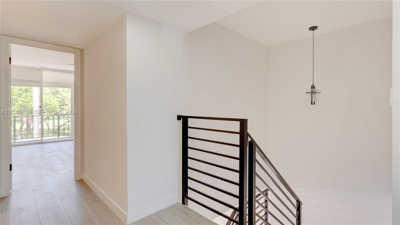 933 NE 24th Ave, Unit 169, Hallandale Beach, FL 33009 Photo