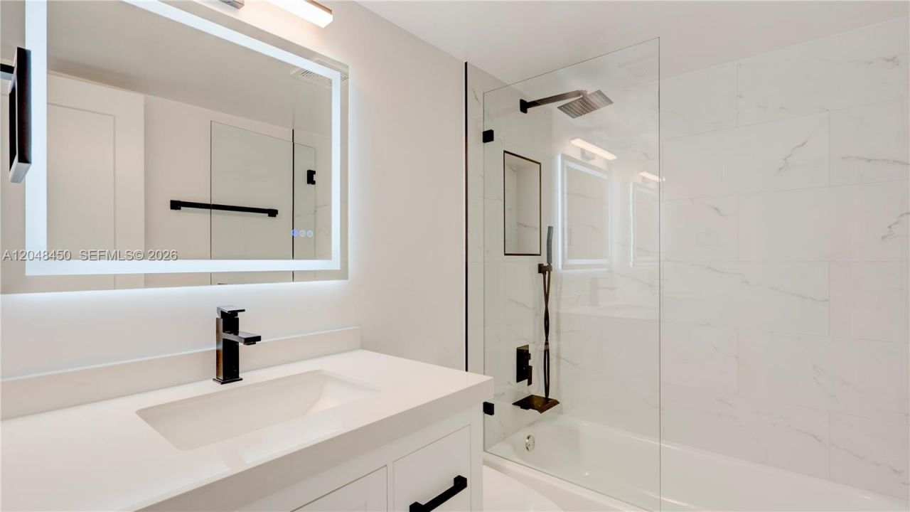 933 NE 24th Ave, Unit 169, Hallandale Beach, FL 33009 Photo