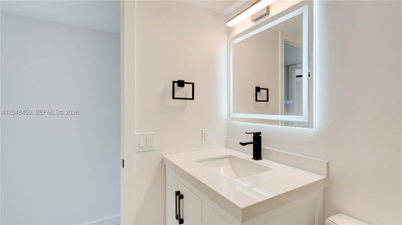 933 NE 24th Ave, Unit 169, Hallandale Beach, FL 33009 Photo