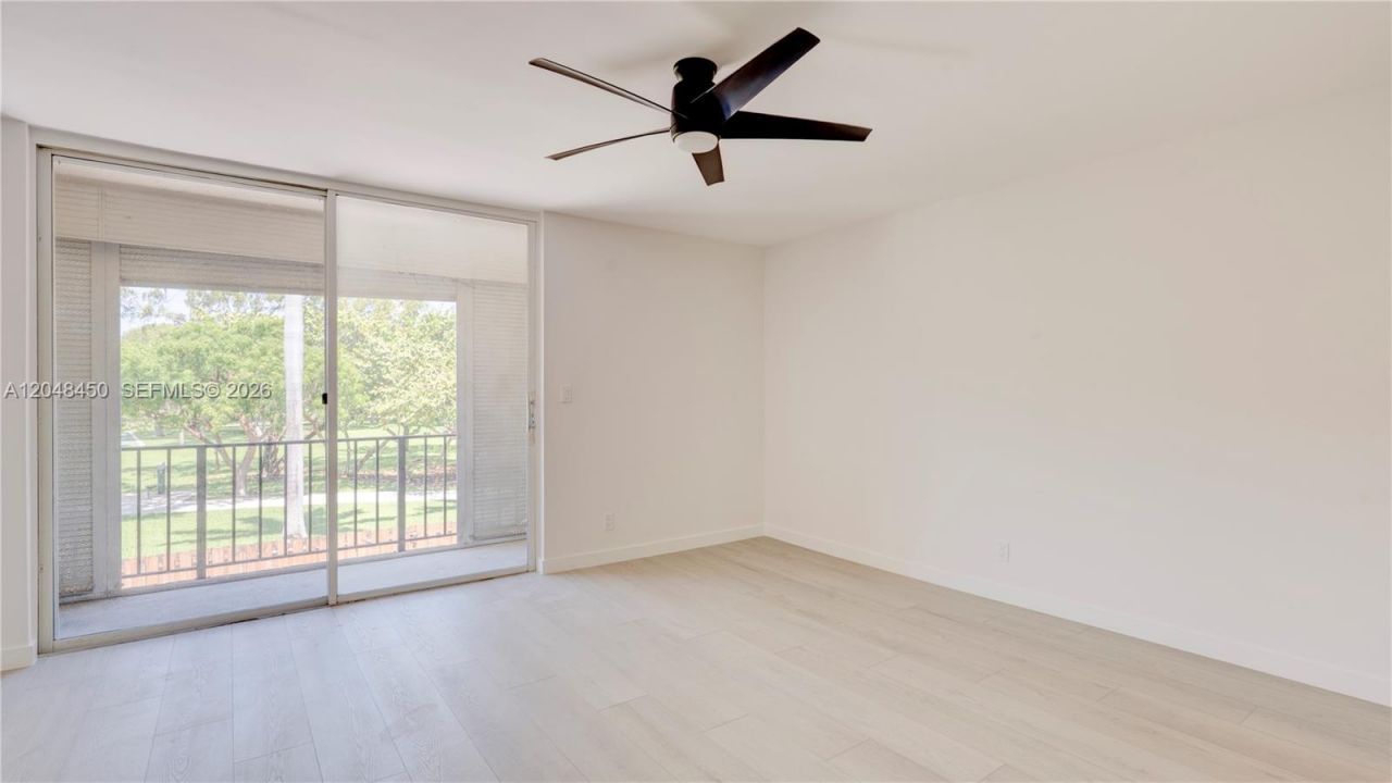 933 NE 24th Ave, Unit 169, Hallandale Beach, FL 33009 Photo
