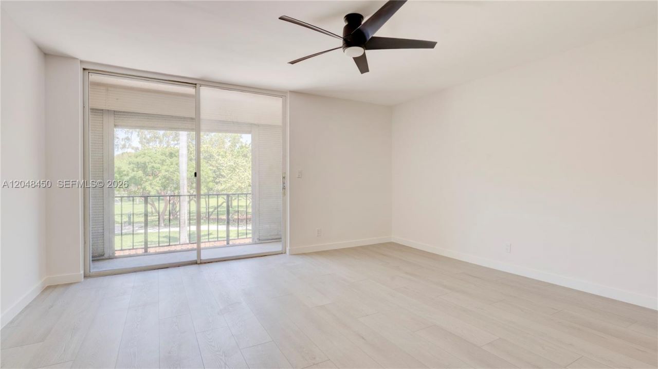 933 NE 24th Ave, Unit 169, Hallandale Beach, FL 33009 Photo