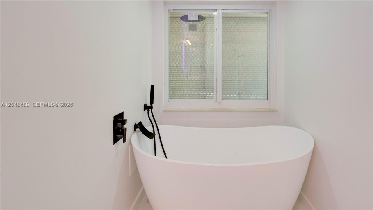 933 NE 24th Ave, Unit 169, Hallandale Beach, FL 33009 Photo
