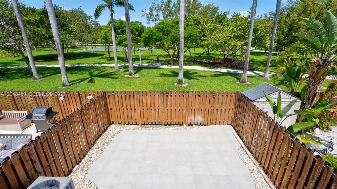 933 NE 24th Ave, Unit 169, Hallandale Beach, FL 33009 Photo
