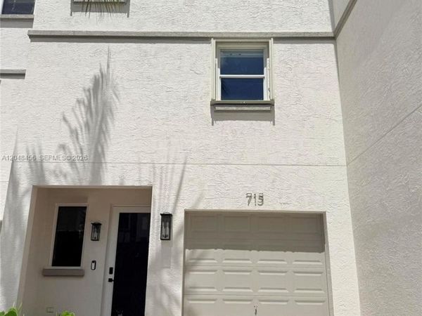 715 SW 4th Ave, Fort Lauderdale, FL 33315