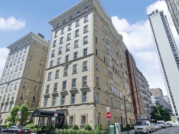 70 E Scott Street , Unit 908, Chicago, IL 60610