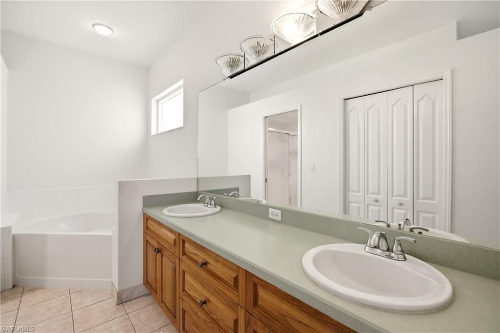 25521 Inlet Way Ct, Bonita Springs, FL 34135 Photo