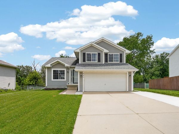 485 Fawn Circle, Pleasant Hill, IA 50327