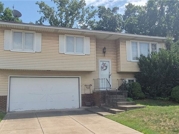 8415 Newcomb Drive , Parma, OH 44129