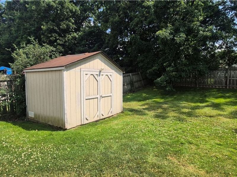 8415 Newcomb Drive, Parma, OH 44129 Photo 22