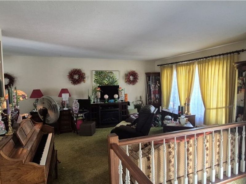 8415 Newcomb Drive, Parma, OH 44129 Photo 3