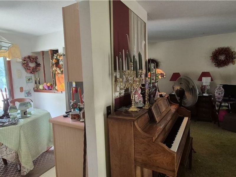 8415 Newcomb Drive, Parma, OH 44129 Photo 4