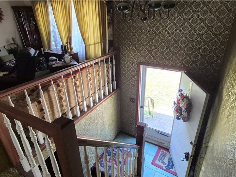 8415 Newcomb Drive, Parma, OH 44129 Photo 8